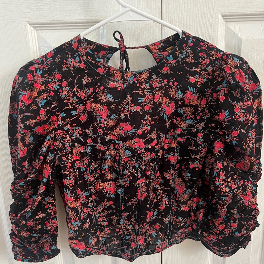 FREE PEOPLE HIGH NECK OPEN BACK CROPPED TOP